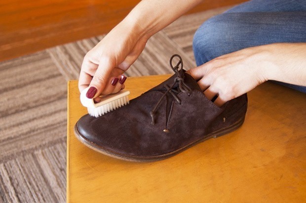 чистка замшевой обуви